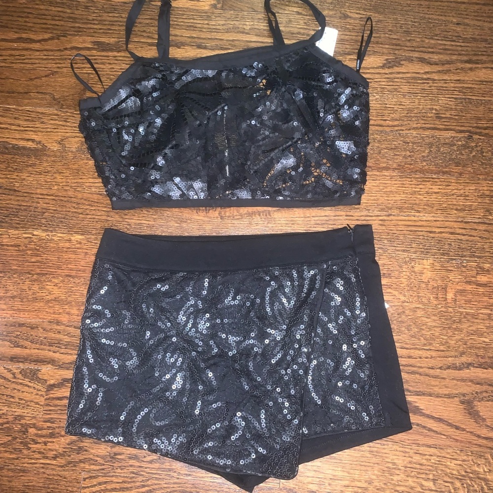 Two piece sequence set - Picture 3 of 4